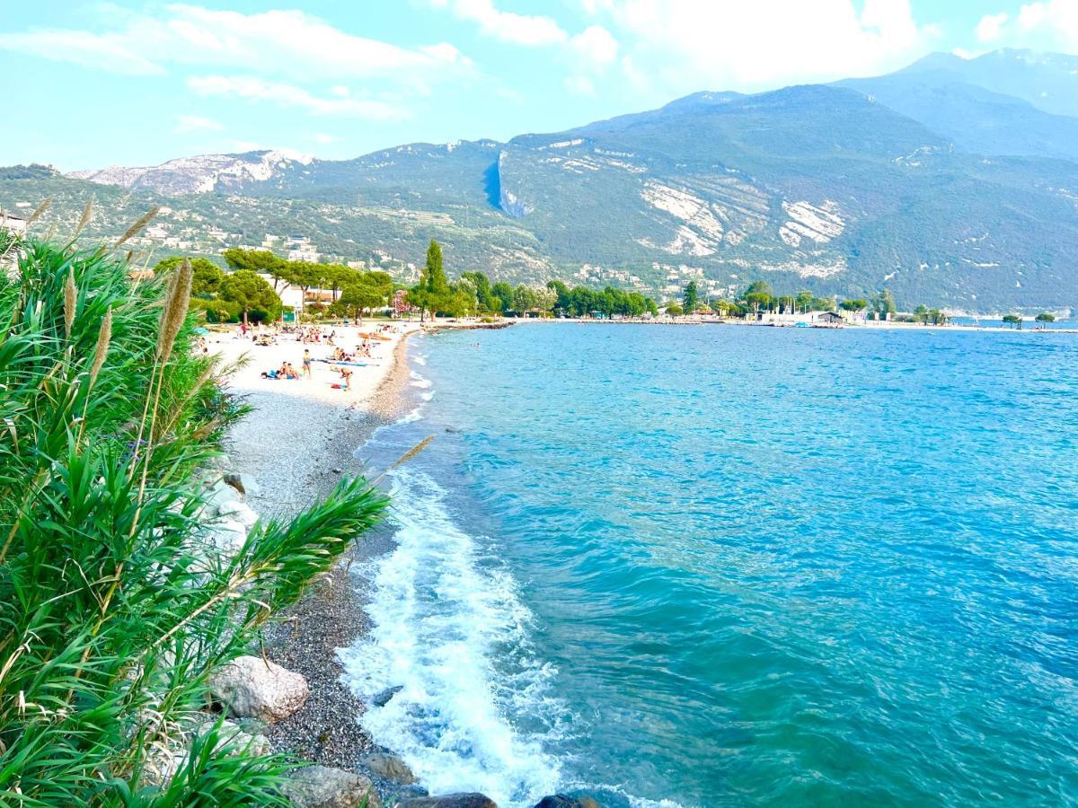 G-House Modernes Apartment Mit Tollem Ausblick Riva del Garda Buitenkant foto