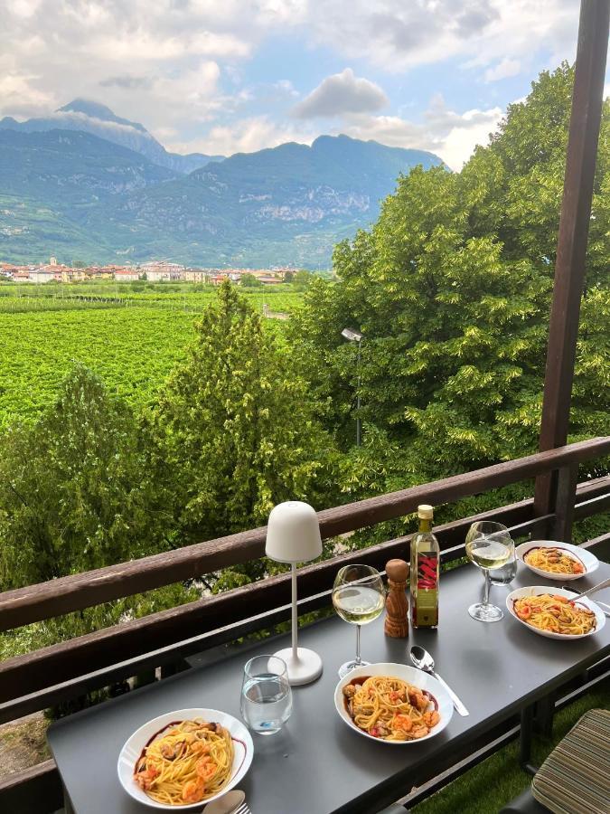 G-House Modernes Apartment Mit Tollem Ausblick Riva del Garda Buitenkant foto