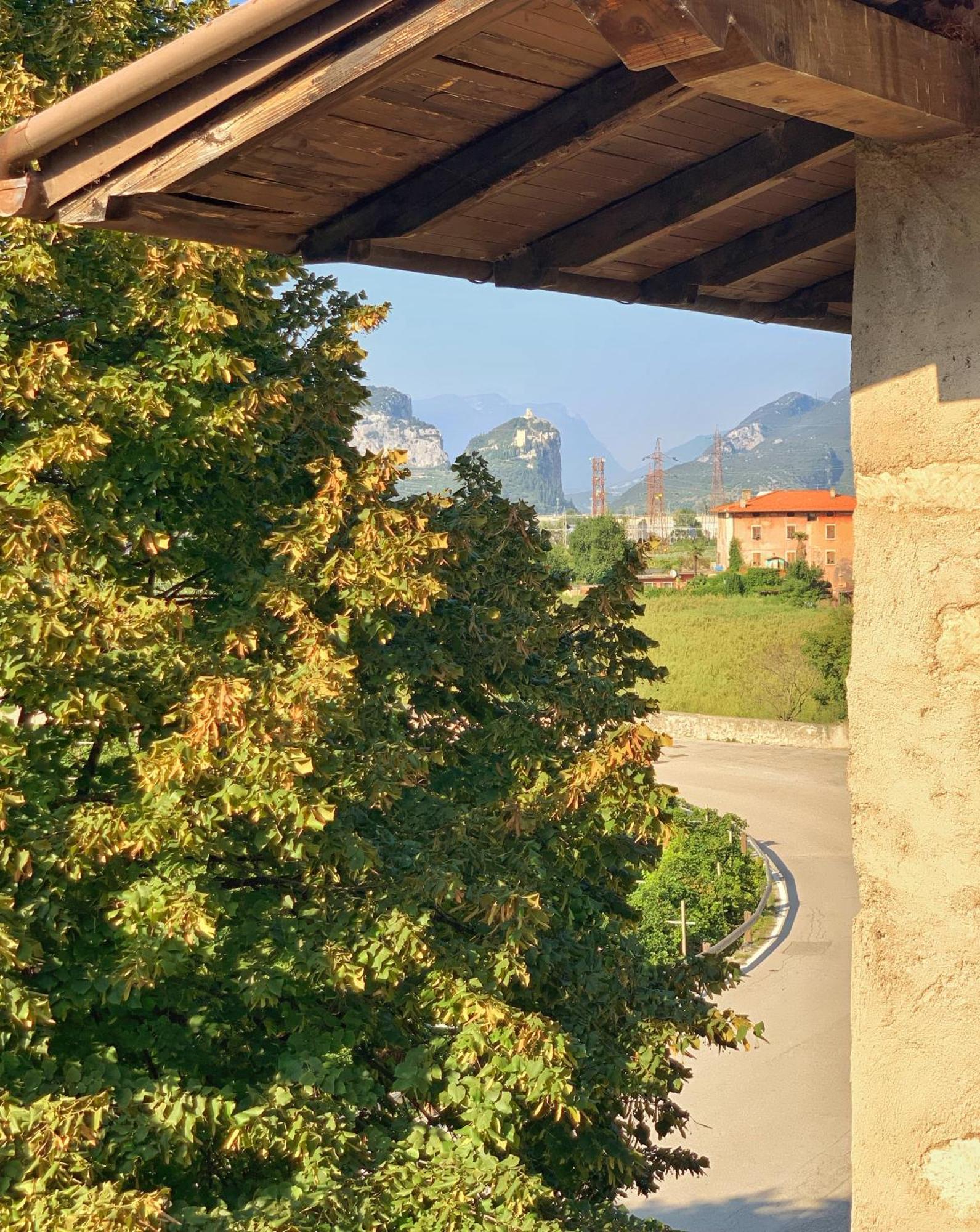 G-House Modernes Apartment Mit Tollem Ausblick Riva del Garda Buitenkant foto
