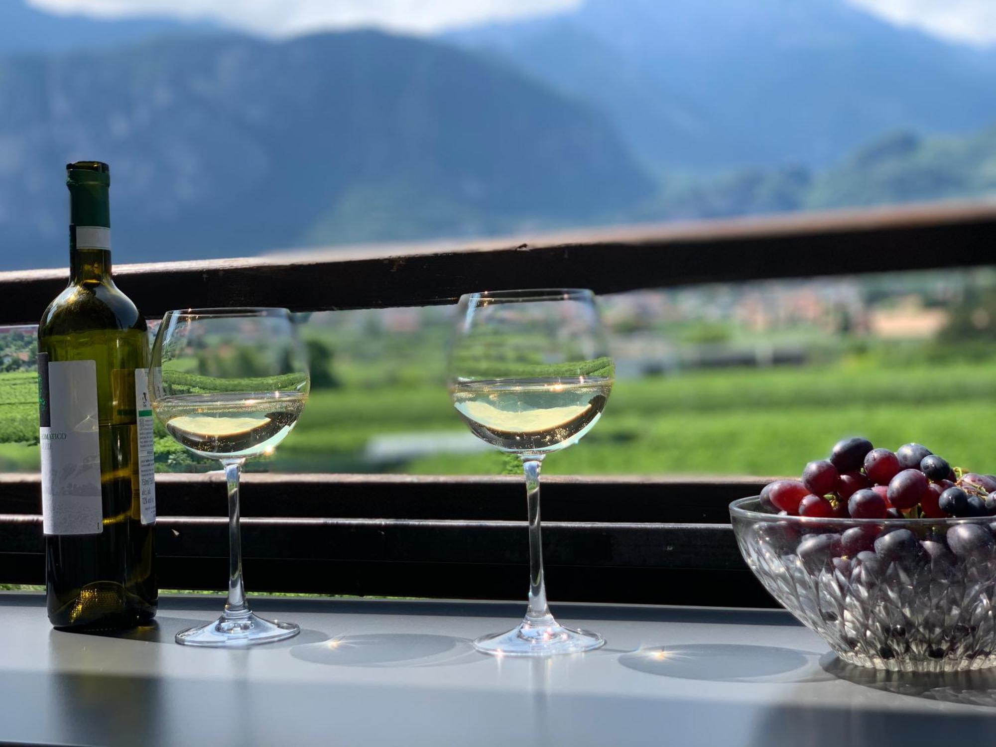 G-House Modernes Apartment Mit Tollem Ausblick Riva del Garda Buitenkant foto